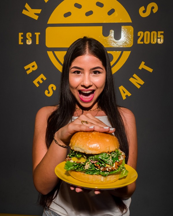 FOTOGRAFÍA DE PRODUCTO PARA LOCAL DE HAMBURGUESAS