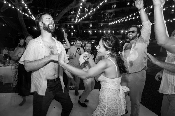 reception de una boda en Costa Rica.  Fiesta de Baile.